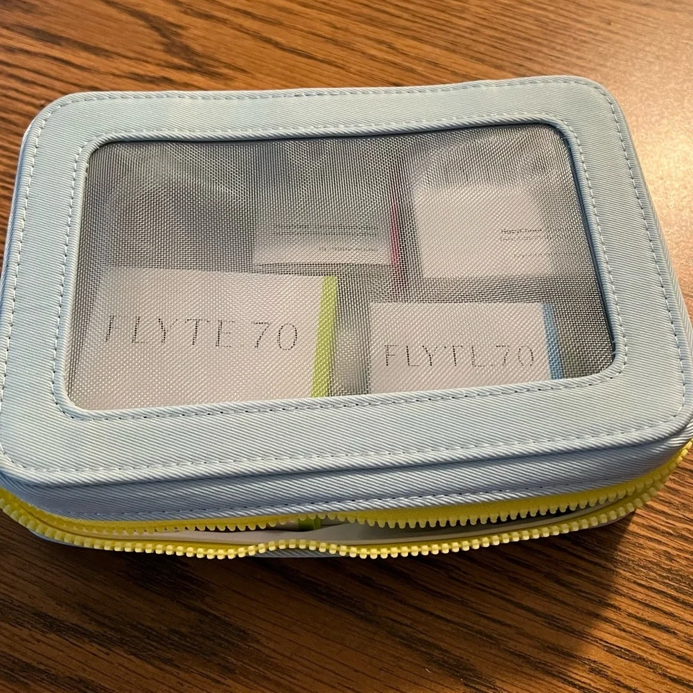 Flyte 70 Makeup Set with ColorBack, HazyView, HazyCheek, & make-up bag